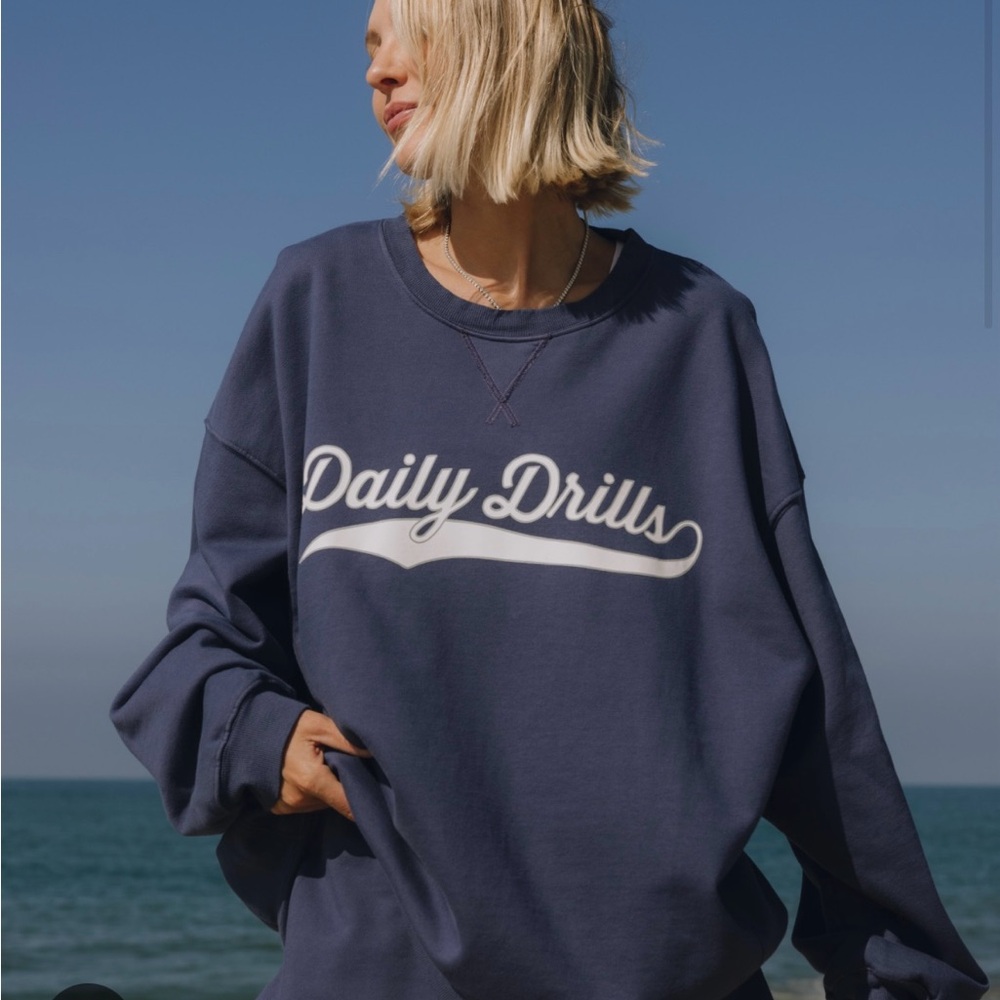Daily Drills Women's Navy crew